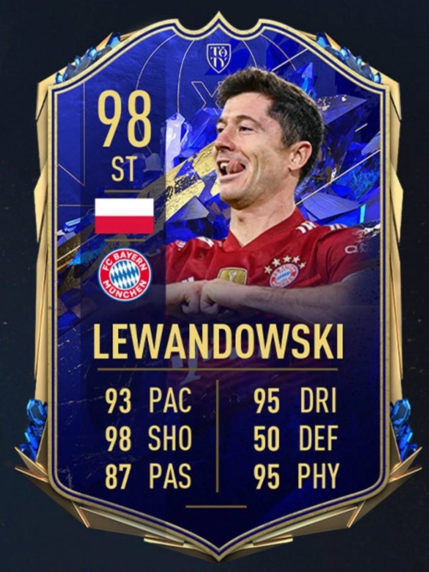 OFICJALNA karta TOTY Roberta Lewandowskiego w grze FIFA 22